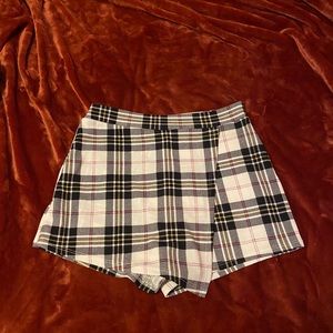 A mini short/ skirt